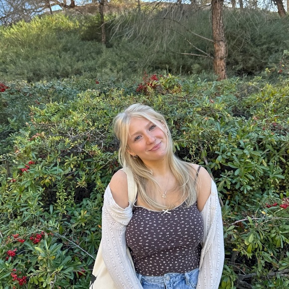 Meet your Posher, Peyton - Picture 1 of 1